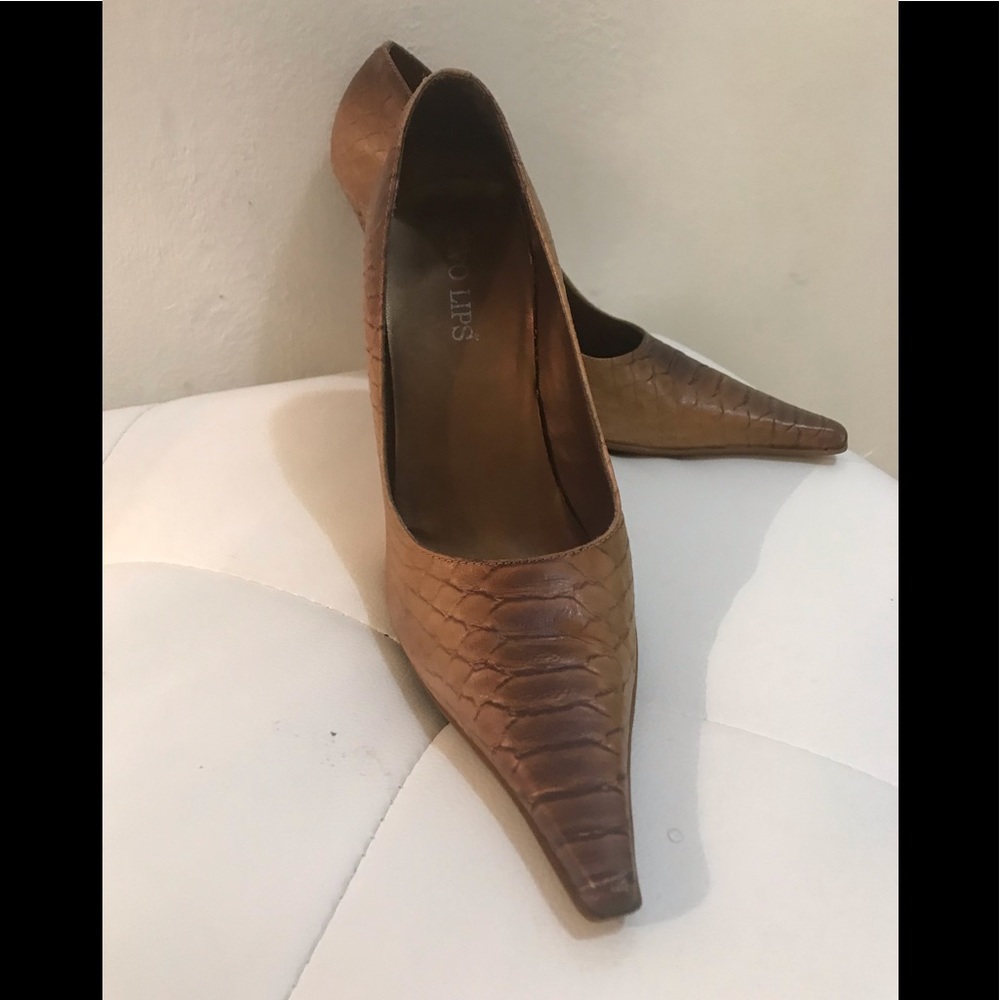 Brown stilettos 👠